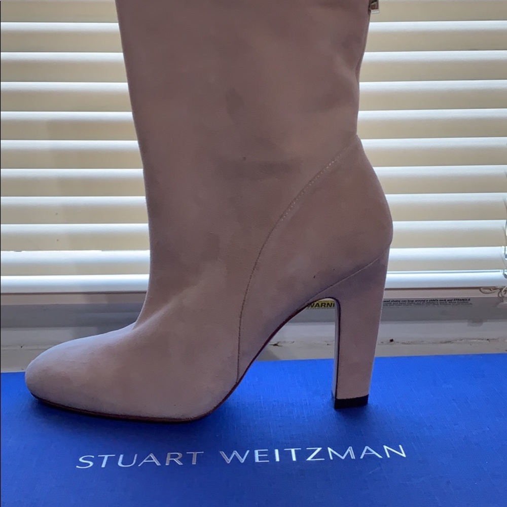 Stuart weitzmen booties size 8